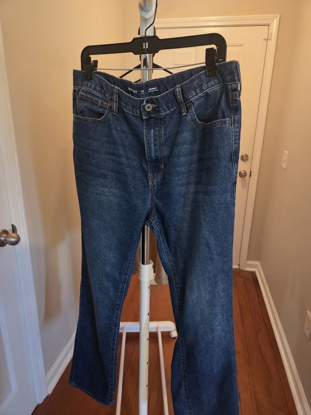 Classic Men's Blue Denim Jeans - Comfortable Everyday Fit